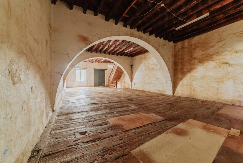 Building Located in the historic area of __Funchal10