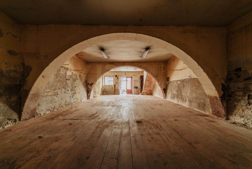 Building Located in the historic area of __Funchal15