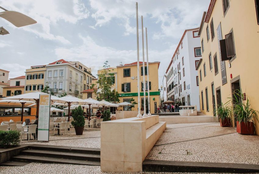 Building Located in the historic area of __Funchal19