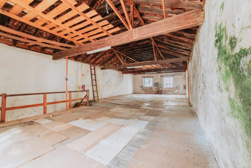 Building Located in the historic area of __Funchal5