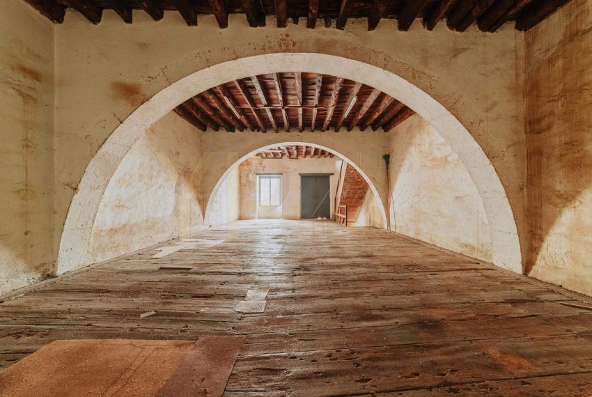 Building Located in the historic area of __Funchal9